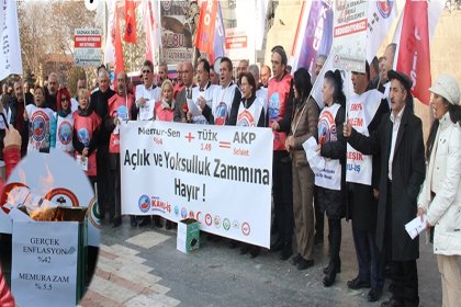 Birleşik Kamu İş, 2020 maaş zamlarını bordro yakarak protesto etti