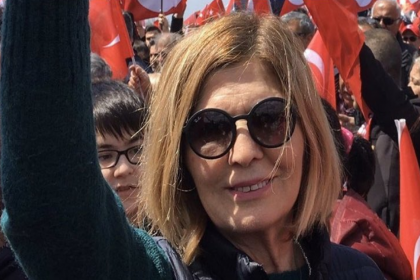CHP Kadıköy Kadın Kolu yöneticisi Ayşe Kaya koronavirüs nedeniyle yaşamını yitirdi