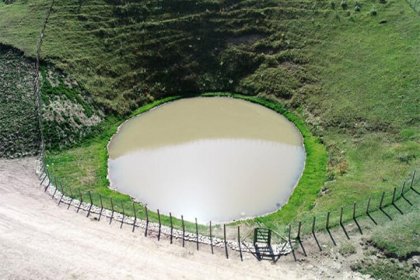 Dipsiz Göl, çamurlu su birikintisine dönüştü