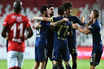 Fenerbahçe, Antalyaspor'u 2-1 yendi