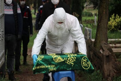 Hamile kadın ve bebeği koronavirüsten yaşamlarını yitirdi