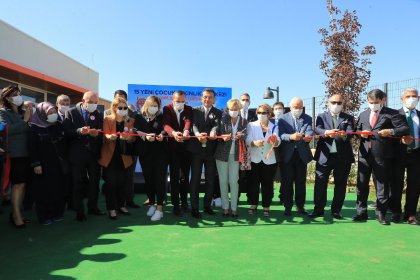 İBB Başkanı Ekrem İmamoğlu her mahalleye kreş projesinin 15 tanesinin açılışını bağışçıları ile birlikte gerçekleştirdi