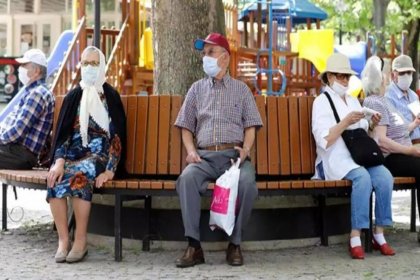İzmir'de 65 yaş ve üstü vatandaşlar için yeni Covid-19 tedbirleri