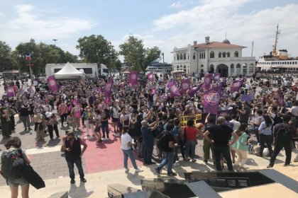 Kadınlardan İstanbul Sözleşmesi'nin geri çekilmek istenmesine tepki