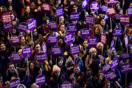 Mor Çatı'dan İçişleri Bakanlığı'na: Kadınların şiddet şikayetleri alınmıyor