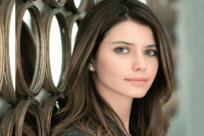 Netflix Beren Saat'e 'Atiye'yi 2 sezon daha çekelim' dedi, Saat 2 milyon TL'lik teklifi reddetti