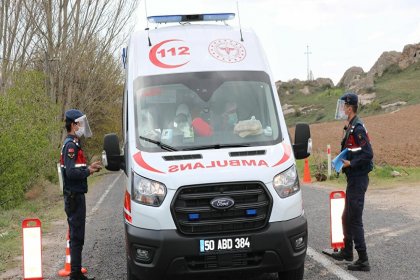 Toplu cenaze namazı kılınan köyde koronavirüsten 1 kişi daha öldü