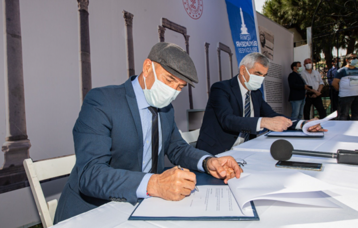 12 milyon liralık kazı desteği verilen Smyrna Agorası protokolle bakanlığa devredildi 12 milyon liralık kazı desteği verilen Smyrna Agorası protokolle bakanlığa devredildi