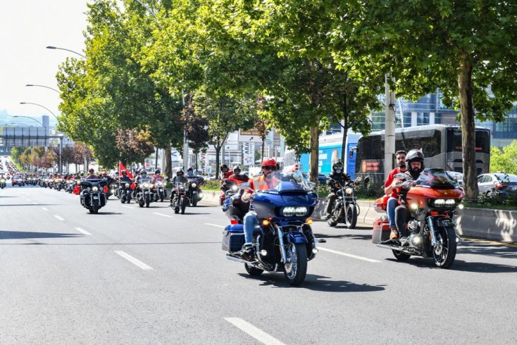 400 motosiklet tutkunu başkentte gaziler için turladı