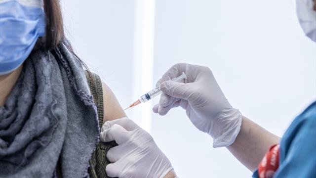 499 bin MEB personeline aşı randevusu açıldı