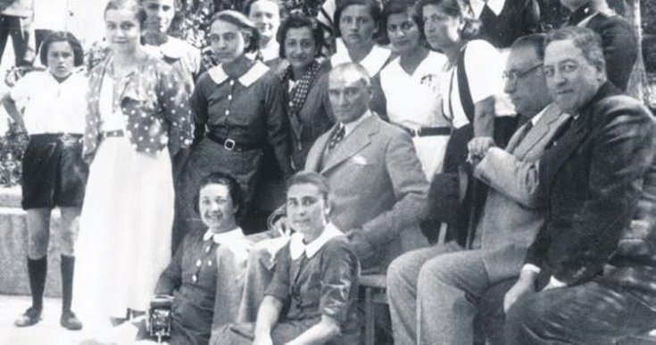 93 yıl önce 'Devletin dini İslamdır' hükmü anayasadan çıkarıldı; 10 Nisan 'Laiklik Günü' oldu 93 yıl önce 'Devletin dini İslamdır' hükmü anayasadan çıkarıldı; 10 Nisan 'Laiklik Günü' oldu