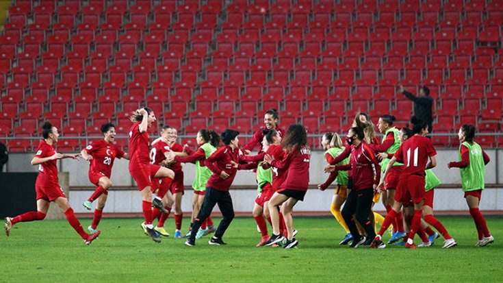 A Milli Kadın Futbol Takımı, İsrail'i 3-2 mağlup etti A Milli Kadın Futbol Takımı, İsrail'i 3-2 mağlup etti