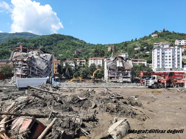 AFAD açıkladı: Sel felaketlerinde Kastamonu'da 62, Sinop'ta 15, Bartın'da 1 yurttaş hayatını kaybetti