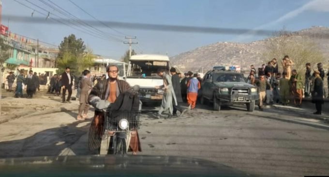 Afganistan’da camiye bombalı saldırı: En az 12 kişi hayatını kaybetti Afganistan’da camiye bombalı saldırı: En az 12 kişi hayatını kaybetti