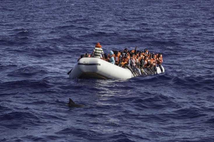 Akdeniz'de mülteci botu alabora oldu: 43 kişi hayatını kaybetti