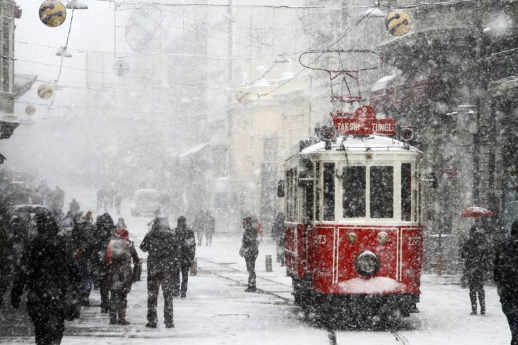 AKOM: İstanbul'da kar kalınlığı 15-20 santimetreyi bulabilir AKOM: İstanbul'da kar kalınlığı 15-20 santimetreyi bulabilir