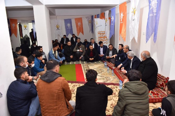 AKP gençlik teşkilatı camide toplantı yaptı AKP gençlik teşkilatı camide toplantı yaptı