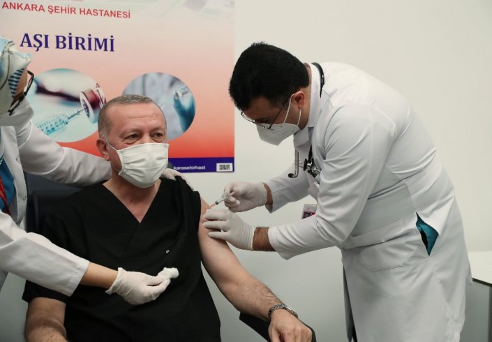 AKP Genel Başkanı ve Cumhurbaşkanı Erdoğan aşı oldu
