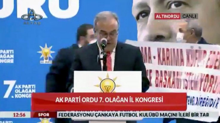 AKP il kongresinde pankartlı protesto: 'Anama-karıma küfür eden belediye başkanı istemiyorum'