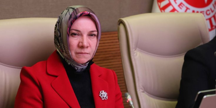 AKP'li vekil Hülya Nergis: Türkiye çok gelişti, artık ev, araba sahibi olmak hiç zor değil'