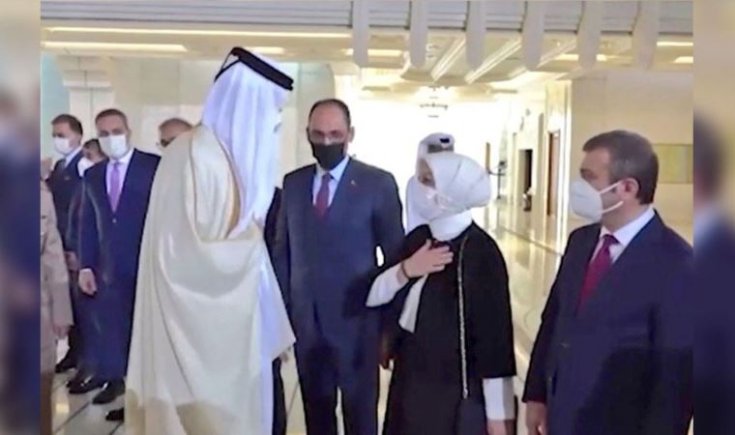 AKP'li vekil, Katar Emiri'nin elini sıkmadı