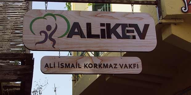 ALİKEV'den Genç Sanatçı Fonu Sergisi