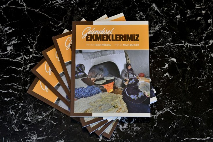 Ankara Halk Ekmek Fabrikası'ndan 'Geleneksel Ekmeklerimiz' kitabı Ankara Halk Ekmek Fabrikası'ndan 'Geleneksel Ekmeklerimiz' kitabı