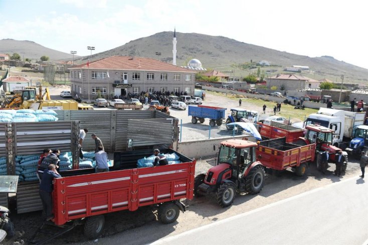 Ankara'da 2 bin 269 çiftçiye buğday ve arpa tohumları teslim edildi