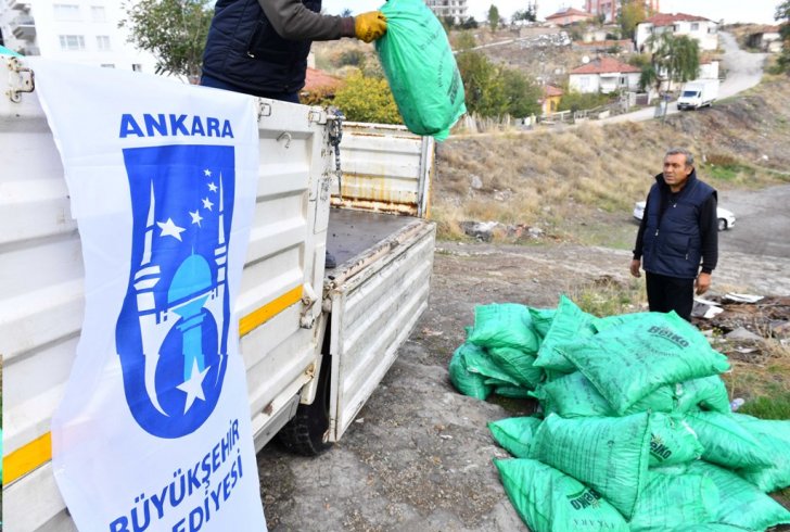 Ankara'da kömür parası hesaplara yatırıldı, kapıda dağıtım sona erdi: 'Bir elin verdiğini diğer el görmeden çalışmalarımızı sürdürüyoruz'