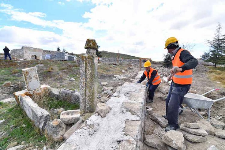 Ankara'da tarihi çeşme ve türbelerde restorasyon çalışmaları başladı Ankara'da tarihi çeşme ve türbelerde restorasyon çalışmaları başladı
