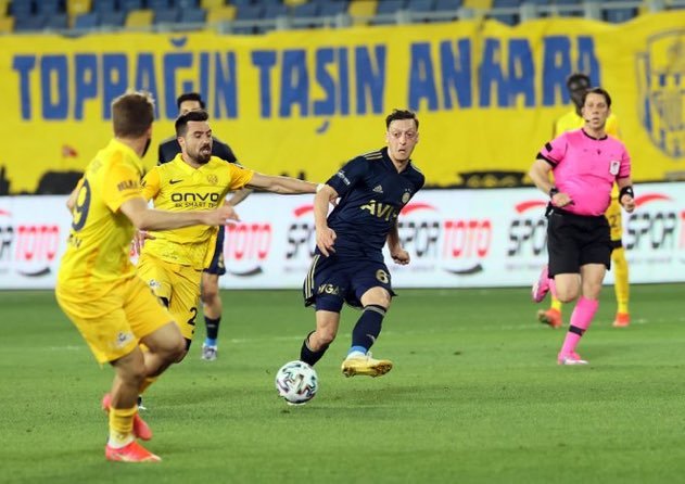 Fenerbahçe, Ankaragücü'nü evinde 2-1 yendi