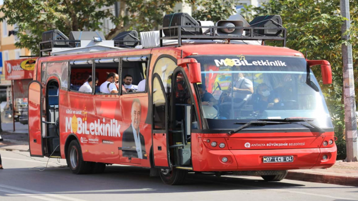 Antalya Büyükşehir Belediyesi, mobil konserler düzenliyor