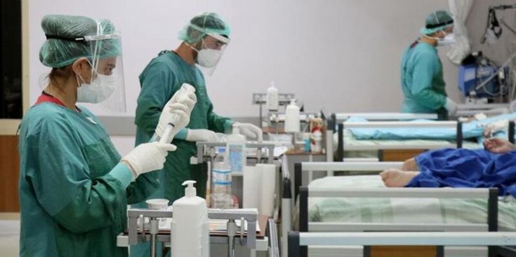 Antalya'da sağlık çalışanlarının izinleri iptal edildi