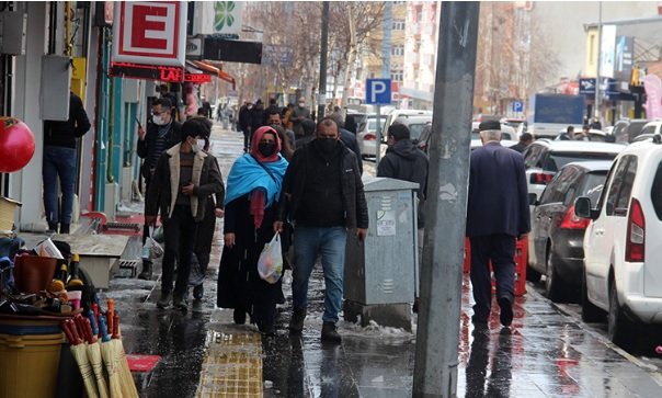 Ardahan'da mutasyonlu virüs nedeniyle pazar yerleri kapatıldı