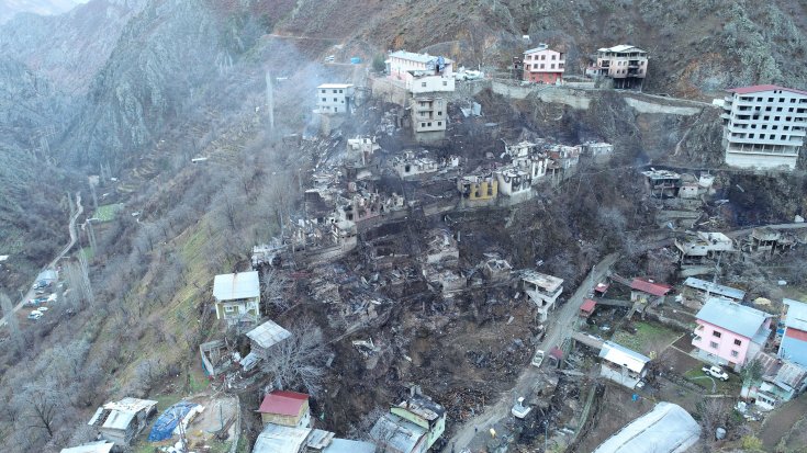 Artvin’de köydeki yangın felaketinin boyutu, gün ağarınca ortaya çıktı Artvin’de köydeki yangın felaketinin boyutu, gün ağarınca ortaya çıktı