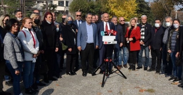 "Atatürk Stadyumu tüm şehrin itirazlarına rağmen Millet Bahçesi için yıkıldı" "Atatürk Stadyumu tüm şehrin itirazlarına rağmen Millet Bahçesi için yıkıldı"