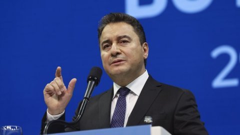 Babacan: Ülkece kazandığımız her kuruş, alnımızın teri kurumadan eriyor