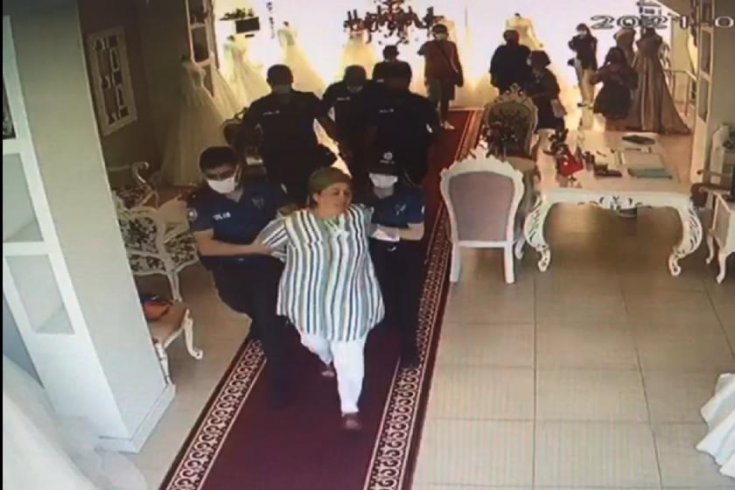BBP'li yöneticiye ters kelepçe olayında 2 polis görevden uzaklaştırıldı BBP'li yöneticiye ters kelepçe olayında 2 polis görevden uzaklaştırıldı