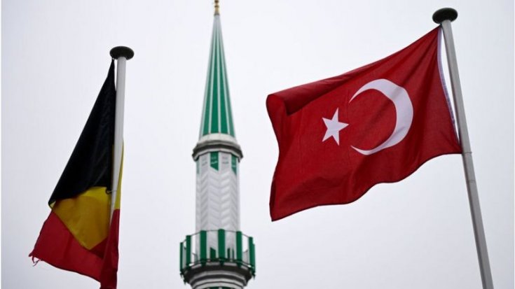 Belçika'da imam maaşlarının Türkiye tarafından ödenmesine son verilecek, cami ruhsatı zorlaştırılacak