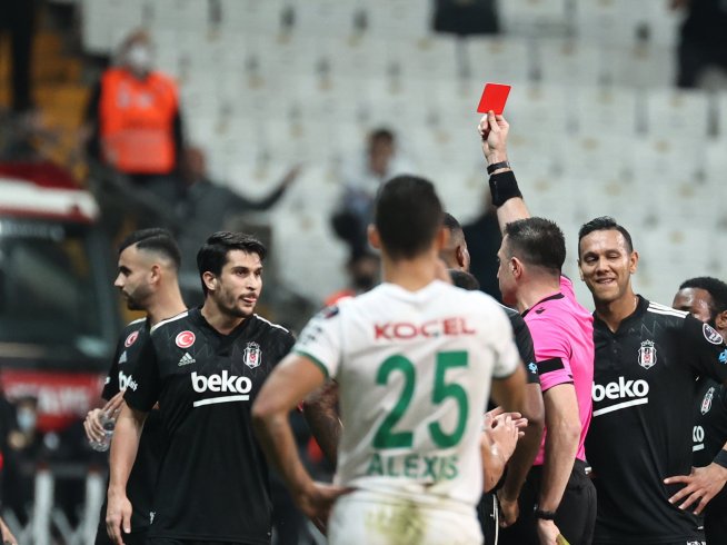 Beşiktaş sahasında Giresunspor'a 4-0 yenildi