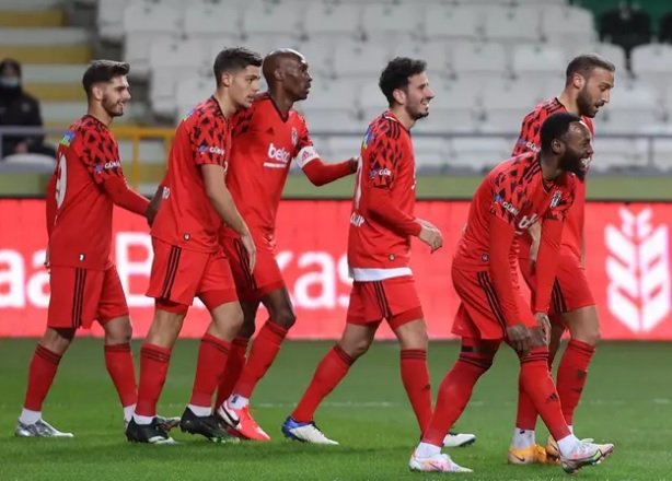 Beşiktaş, Türkiye Kupası'nda yarı finale yükseldi Beşiktaş, Türkiye Kupası'nda yarı finale yükseldi