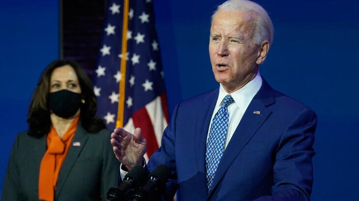 Biden, Covid-19 ile mücadelede yeni önlemleri açıkladı: Görevdeki ilk 100 günümde aşı olan kişi sayısını 100 milyona çıkarmayı hedefliyoruz Biden, Covid-19 ile mücadelede yeni önlemleri açıkladı: Görevdeki ilk 100 günümde aşı olan kişi sayısını 100 milyona çıkarmayı hedefliyoruz