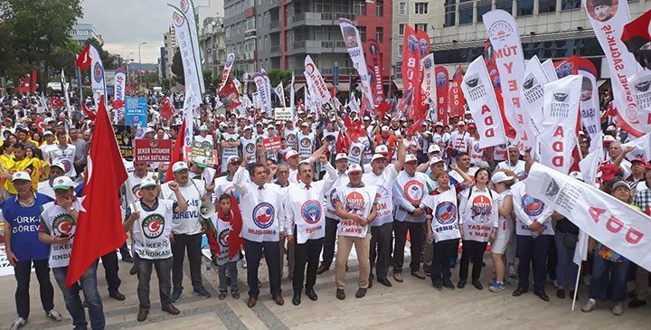 Birleşik Kamu İş: 24 Temmuz'lar aydınlanmanın simgeleridir