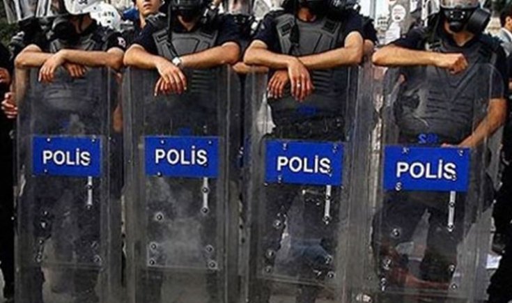 Bitlis'te toplantı ve gösteri yürüyüşlerine izin şartı Bitlis'te toplantı ve gösteri yürüyüşlerine izin şartı