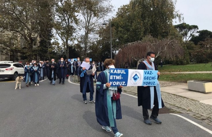 Boğaziçi akademisyenlerinden istifa çağrısı