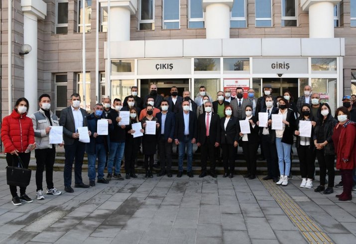 Boğaziçi gözaltılarını protesto eden CHP Kuşadası Gençlik Kolları'na para cezası Boğaziçi gözaltılarını protesto eden CHP Kuşadası Gençlik Kolları'na para cezası