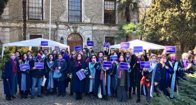 Boğaziçili kadın akademisyenler Melih Bulu’nun istifasını istedi