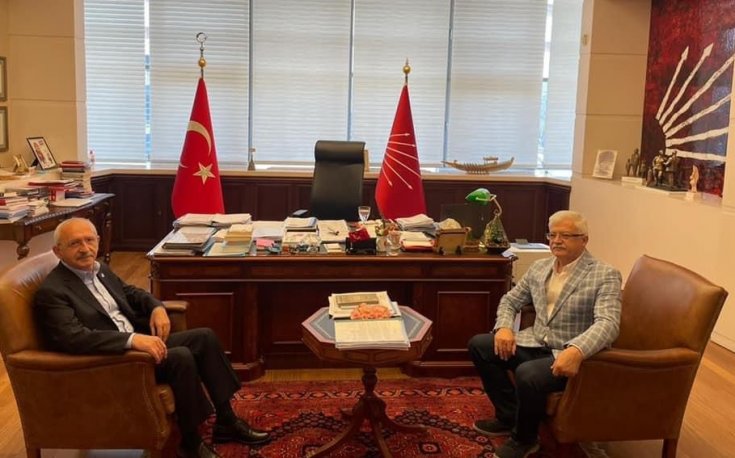 Burhaniye Belediye Başkanı Deveciler, CHP Genel Başkanı Kılıçdaroğlu'nu ziyaretinde, 2. Burhaniye Kitap Fuarı ve 31. Burhaniye Ören Turizm Kültür ve Sanat Festivaline davet etti