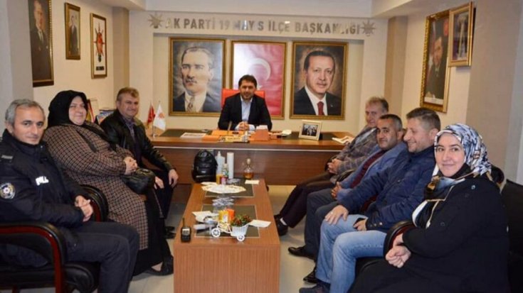 Bürokratlar AKP binalarından çıkmıyor Bürokratlar AKP binalarından çıkmıyor