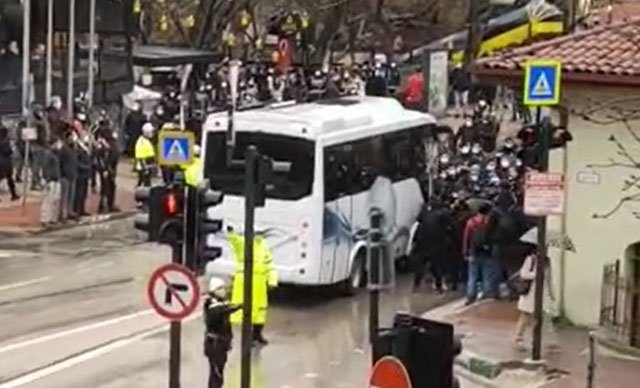 Bursa’daki ‘Boğaziçi eylemi’ne müdahale: 19 kişi gözaltına alındı Bursa’daki ‘Boğaziçi eylemi’ne müdahale: 19 kişi gözaltına alındı